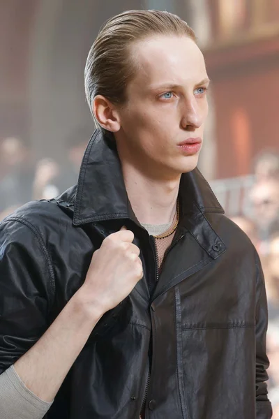 Look 71